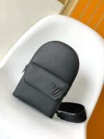Louis Vuitton M23736 Pilot Slingbag - Image 2