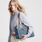 Louis Vuitton OnTheGo MM M46871 - Image 11