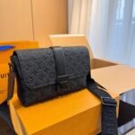 Louis Vuitton M23741 S-Cape Messenger - Image 2