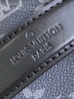 Louis Vuitton M11508 Toiletry Bag - Image 9