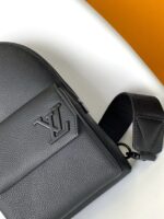 Louis Vuitton M23736 Pilot Slingbag - Image 3