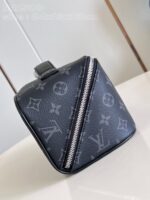 Louis Vuitton M11508 Toiletry Bag - Image 5
