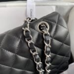 CHANEL CLASSIC HANDBAG Lambskin & Silver Metal - Image 4