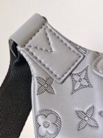 Louis Vuitton M46108 Discovery Bumbag - Image 8