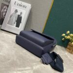 Louis Vuitton M11601 Pilot Slingbag - Image 5