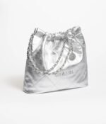 CHANEL 22 HANDBAG - Image 2