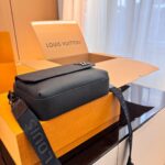 Louis Vuitton M22482 Fastline Messenger - Image 9