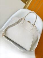 Louis Vuitton M23061 Vendôme MM - Image 3