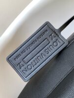 Louis Vuitton M57079 TAKEOFF Backpack - Image 7