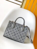 Louis Vuitton M12465 OnTheGo PM - Image 2