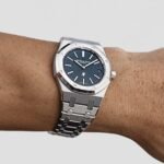 Audemars Piguet Royal Oak 16202ST.OO.1240ST.01 ‘Jumbo’ Extra-Thin 50th Anniversary Stainless Steel Blue Dial (2022) - Image 2
