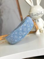 Louis Vuitton M24846 Loop - Image 4