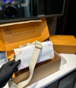 Louis Vuitton onthego Pm small cross-body - Image 6