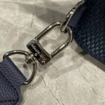 Louis Vuitton M11601 Pilot Slingbag - Image 7
