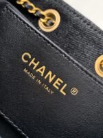 CHANEL 25 Small Handbag - Image 10