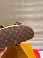 LOUIS VUITTON BACKPACKS - Image 9
