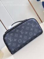 Louis Vuitton M11508 Toiletry Bag - Image 6