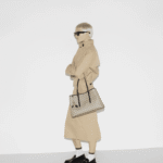 GUCCI EMBLEM LARGE TOTE BAG - Image 10