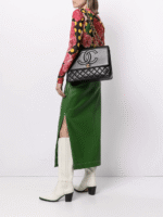 CHANEL 1992 shoulder bag with flap top - Image 2