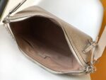 Louis Vuitton M24133 Medium HAND IT ALL - Image 8