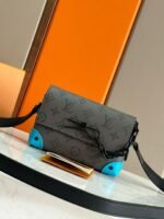 Louis Vuitton M11496 Steamer Wearable Wallet - Image 2
