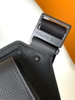 Louis Vuitton M57081 TAKEOFF Shoulder Bag - Image 5
