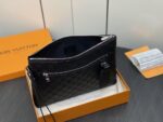 Louis Vuitton N40504 Takeoff Pouch - Image 11