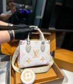 Louis Vuitton onthego Pm small cross-body - Image 9