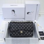 CHANEL LARGE CLASSIC HANDBAG  Grained Calfskin & Gold Metal - Image 2