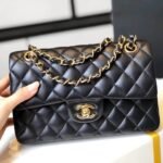 CHANEL SMALL CLASSIC HANDBAG LAMBSKIN & GOLD METAL - Image 8