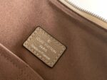 Louis Vuitton M24133 Medium HAND IT ALL - Image 9