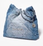 CHANEL 22 in denim small