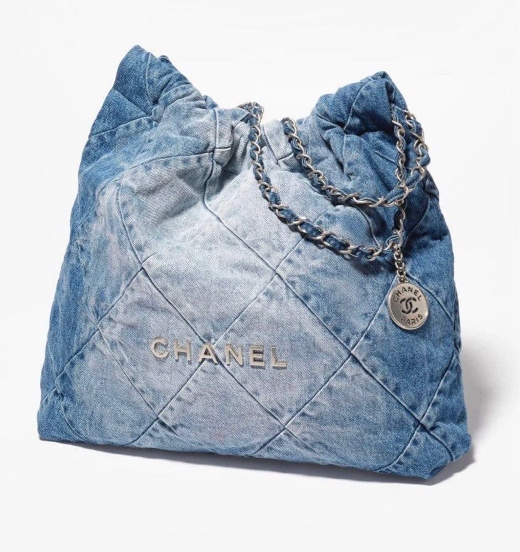 koAGnx7J-MDW0AJ8REN0L_T0LTS CHANEL 22 in denim small - Image 1