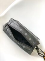 Louis Vuitton M44730 Soft Trunk - Image 5
