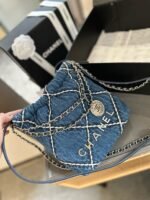 CHANEL 22 mini handbag - Image 4