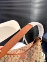 Louis Vuitton CarryAll 55515 - Image 4