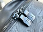 Louis Vuitton M46036 Discovery Bumbag PM - Image 8