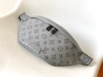 Louis Vuitton M46108 Discovery Bumbag - Image 6