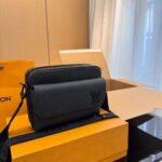 Louis Vuitton M22482 Fastline Messenger - Image 3