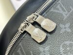 Louis Vuitton M46035 Discovery Bumbag PM - Image 9