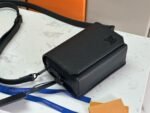 Louis Vuitton M82085 Fastline Wearable Wallet - Image 4