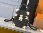 Louis Vuitton M11131 Camera Box - Image 4