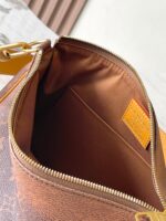 Louis Vuitton M11623 Pochette Accessoire XL - Image 7