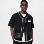Louis Vuitton M82542 Alpha wearable wallet - Image 11