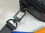 Louis Vuitton M82542 Alpha wearable wallet - Image 10