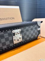 Louis Vuitton N48226 8 watch case - Image 8