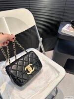 Chanel chain bag