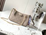 Louis Vuitton M81862 Easy Pouch On Strap - Image 2