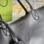 GUCCI  Supreme Monogram Blooms Medium Reversible Tote - Image 7