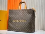 Louis Vuitton Shopper Medium - Image 5